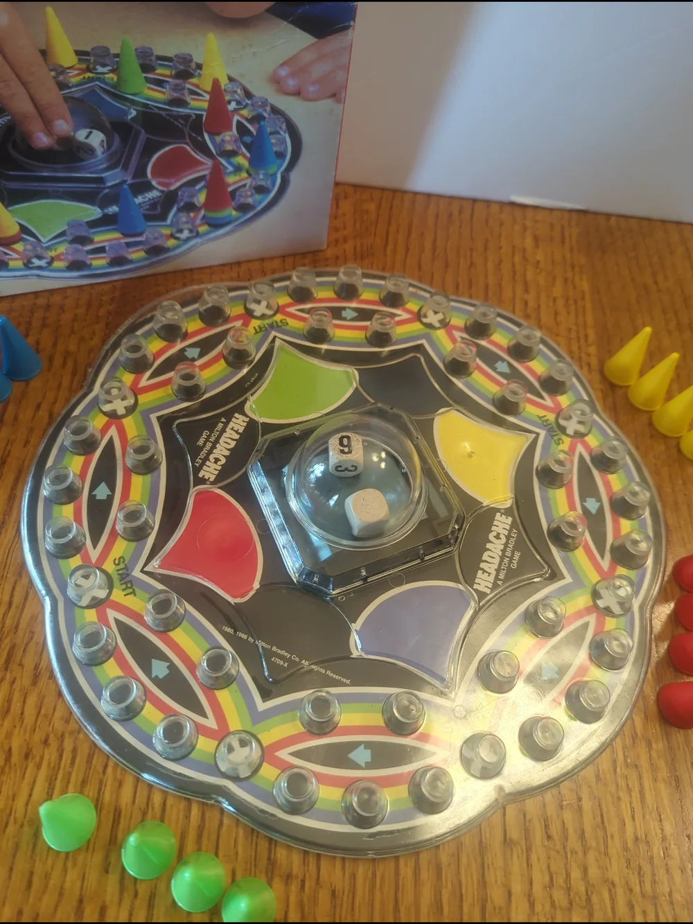1986 Pop O Matic MB HEADACHE Board Game Cone Pcs CAPTURE GAME Complete Vintage